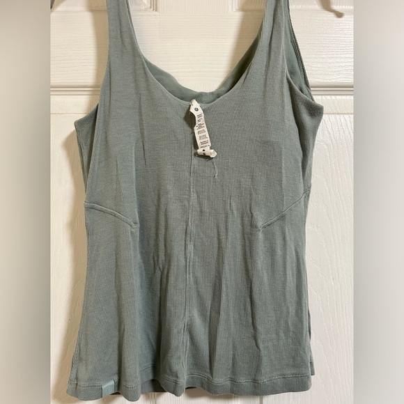 Lululemon tank top - Picture 3 of 3